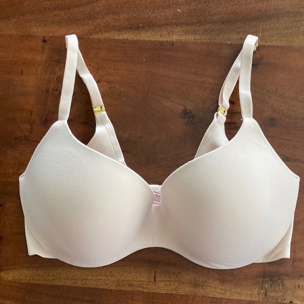 SOLD! Victoria’s Secret incredible bra